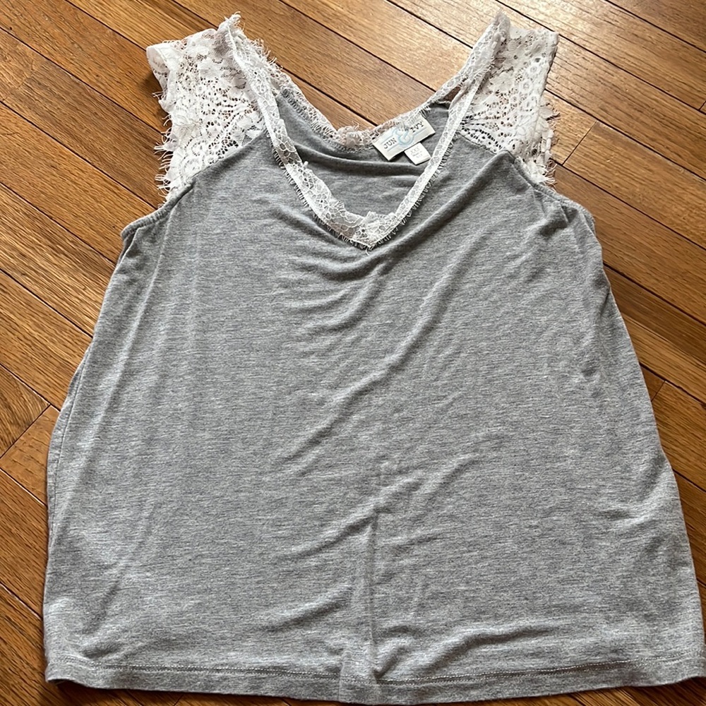 Gray lace sleeve tank